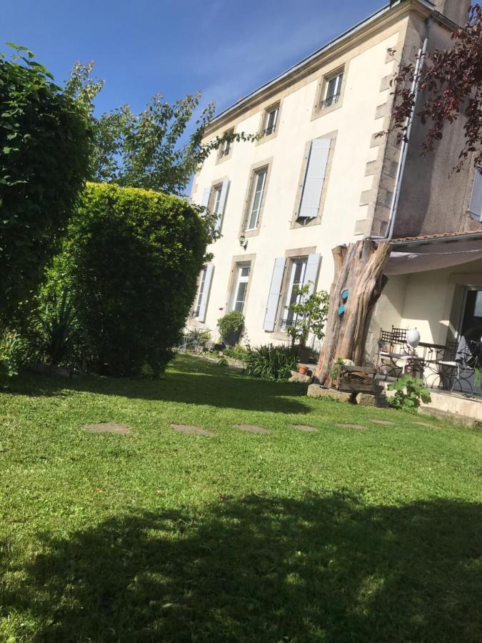 Bed and Breakfast Chez Guilem Saint-Maixent-lʼÉcole Exterior foto